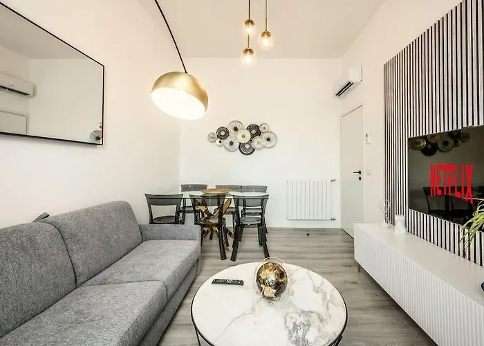 Portofino Luxury Center - Free Parking - Ac Apartman